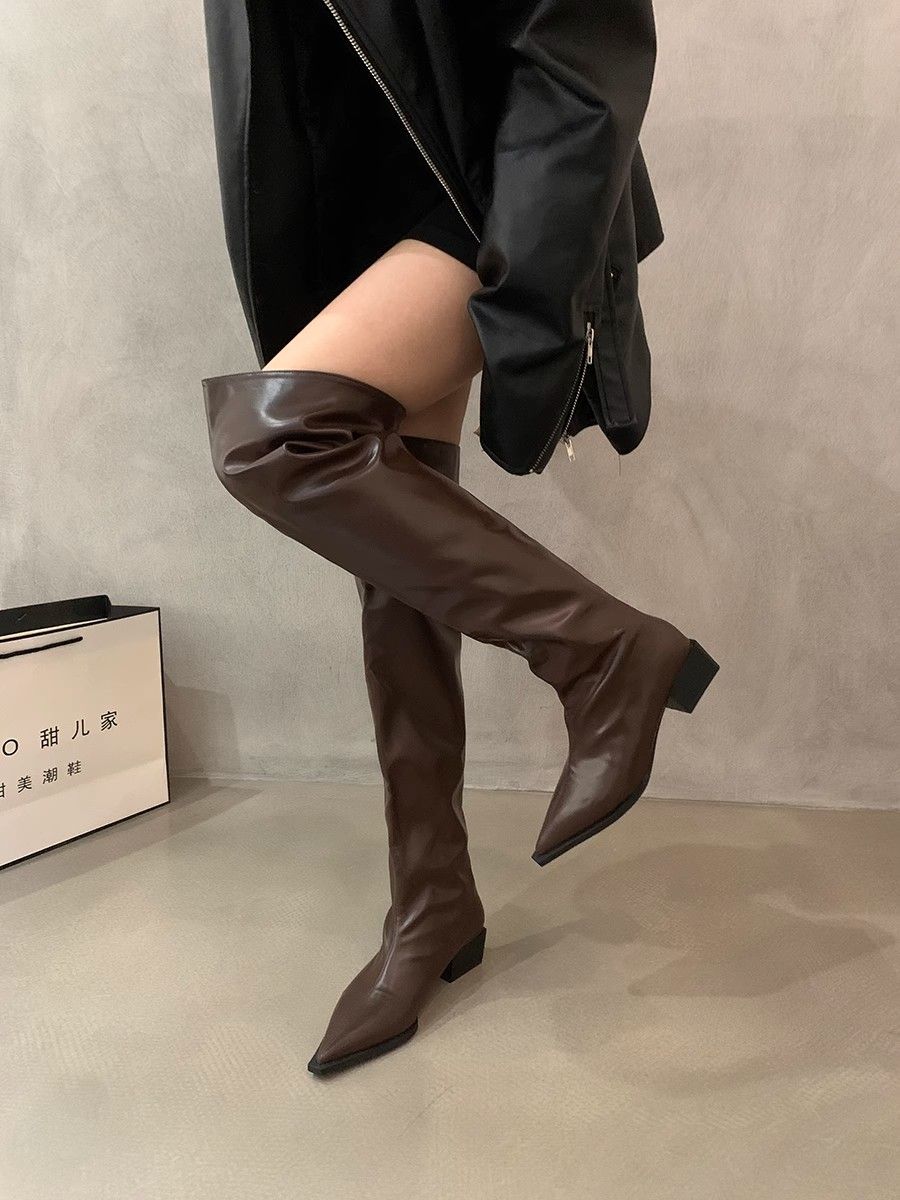 Elegante hohe Stiefel