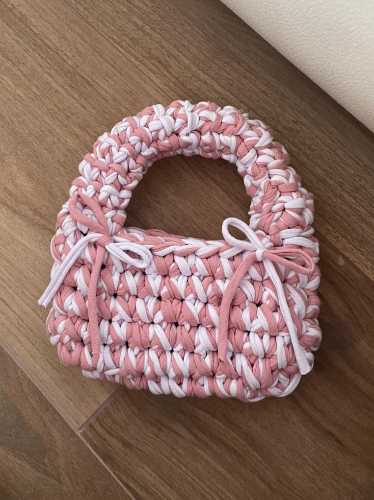 Kleine Mini-Tasche in Rosé-Baiser