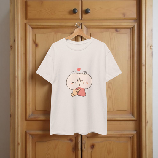 Les jumeaux Chippi se font un câlin 