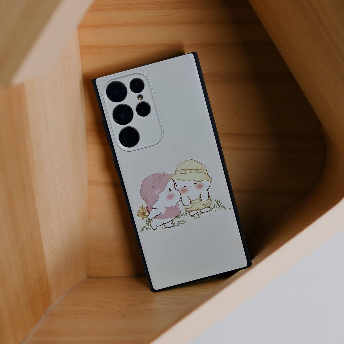2 Stück Samsung- und iPhone-Hüllen