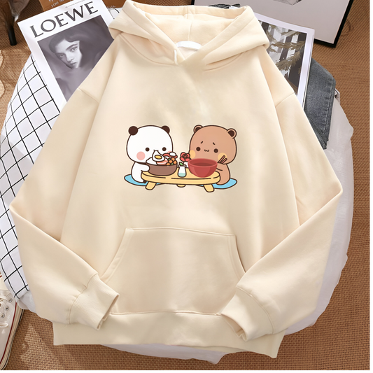 Dudu Bubu mangeant un sweat à capuche