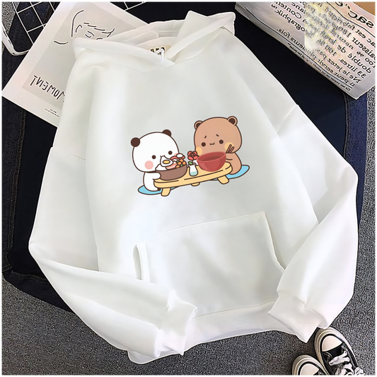 Dudu Bubu mangeant un sweat à capuche